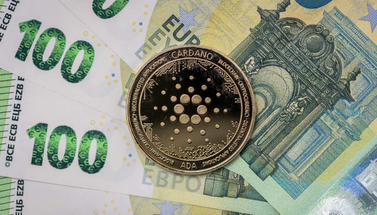 Cardano oprichter heeft een lucratieve bijbaan