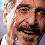 Verdien bitcoin met John McAfee’s nieuwe quiz app