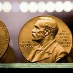 Nobelprijswinnaar voorspelde Bitcoin en crypto al 30 jaar geleden