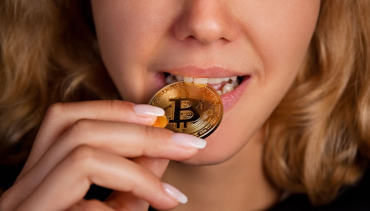 vrouw-bitcoin-romance-scam-crypto-oplichting