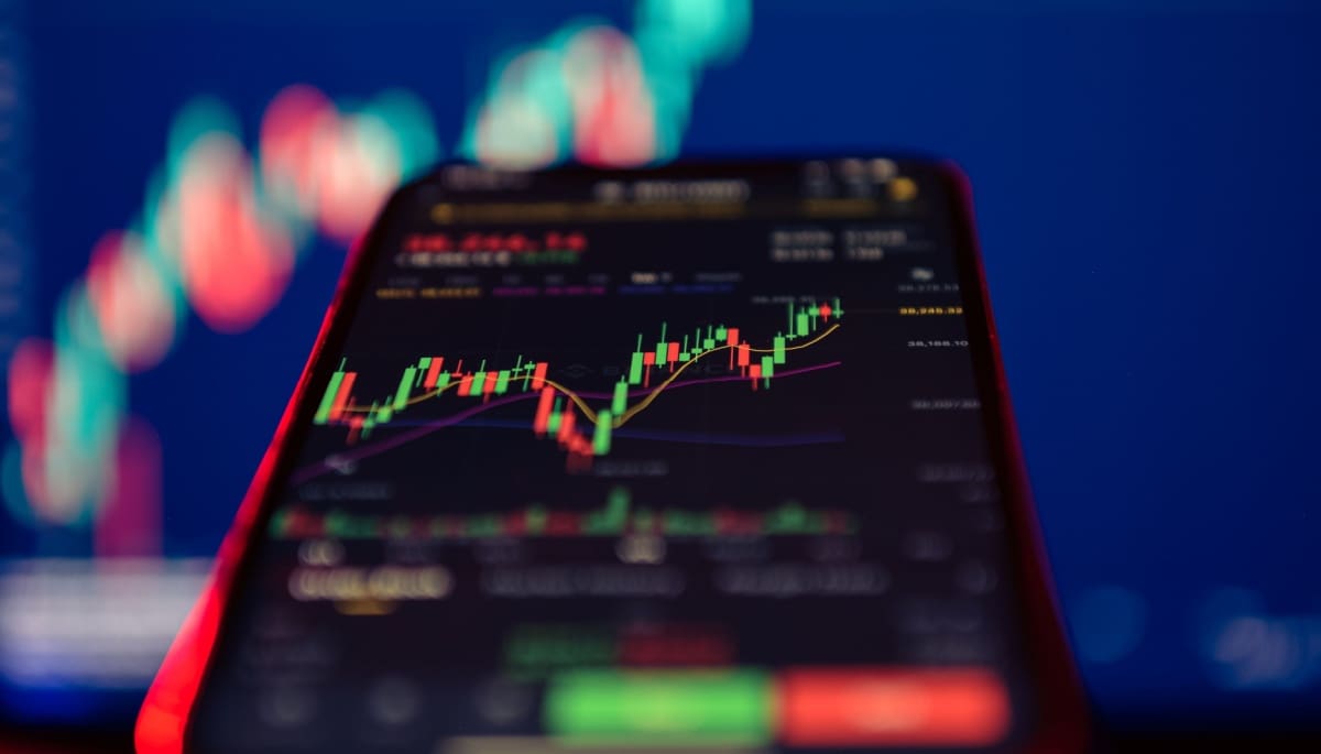 Crypto radar: bitcoin herstellende na crash richting $61.000