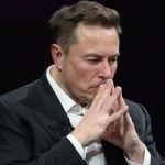 Tesla verplaatst plotseling €700 miljoen bitcoins, verkoop dreigt