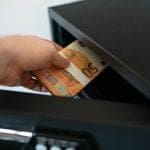 'Neem contant geld in huis', waarschuwen banken wegens dreiging