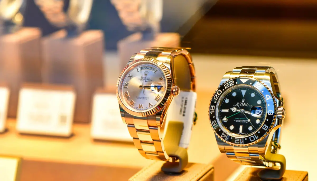 Politie neemt verborgen Rolex collectie (€2,5 miljoen) in beslag