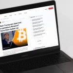 Laptop met geopende Crypto Insiders-website, waarop een artikel over een mogelijke deal tussen Trump en cryptobeurs Binance te zien is. Cryptocurrency nieuws en blockchain-updates.